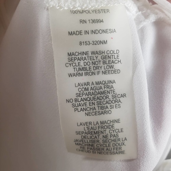 Liquid by Sioni Top High Low Lace Up Sides M White Bell Sleeve Flutter - Picture 7 of 7